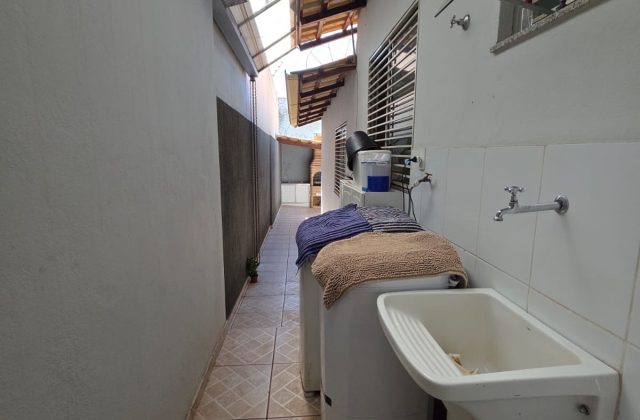 099c9f76-c0f4-43a4-a108-fd89b62e0bbc