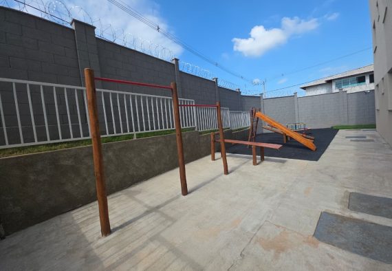 1a327388-4b2e-4f2e-8136-a7e760d98037