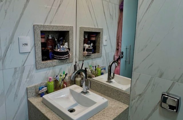 2e072895-40a4-49c3-a404-9907dfb671db