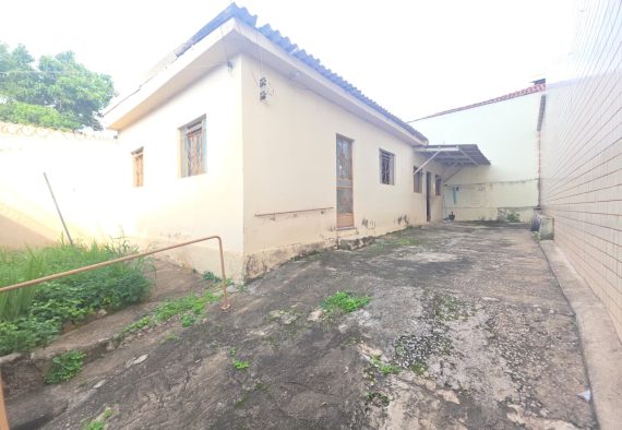 4e8b41f3-e30d-40d8-b16c-75d6711d3d16