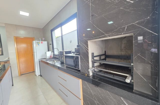 7a6d4f7e-1545-48df-b1b3-42d49b245a75