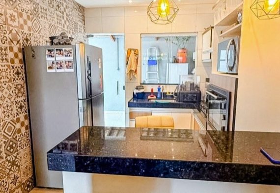 8b61d7c8-fa60-4f10-86c0-0f7b59295093