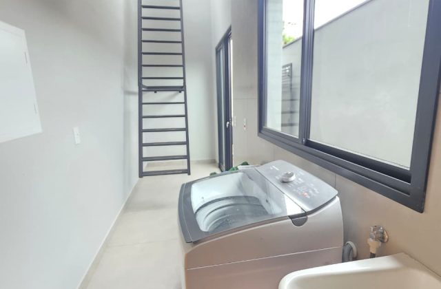 abd09f68-bfe3-46ed-ab89-22f0e46c9880