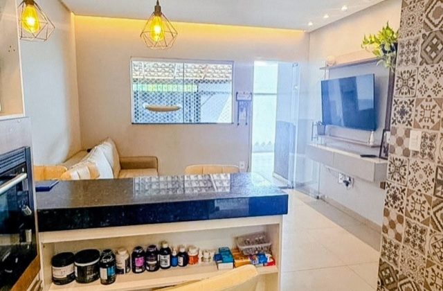 c17c5ecc-c4bc-422e-a80e-3d8dc77b2bac