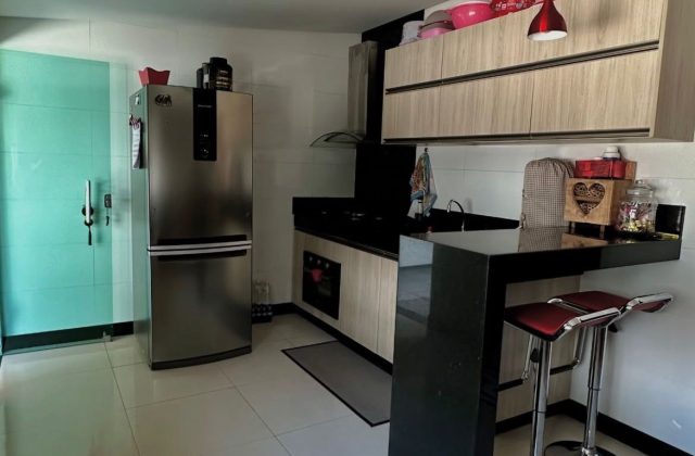 c86be584-8939-4404-91b8-85e3ab534e33