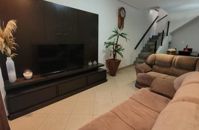 d1d51fe5-98a0-445a-bc57-b804c22ca34f