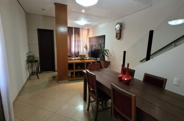 d9ca5943-7122-4b49-bb4a-70fbc8550557