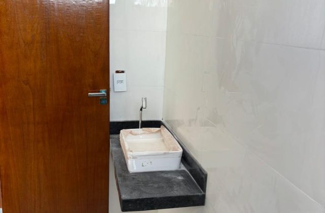 f01161dc-da21-4c46-818b-55845be98ef0